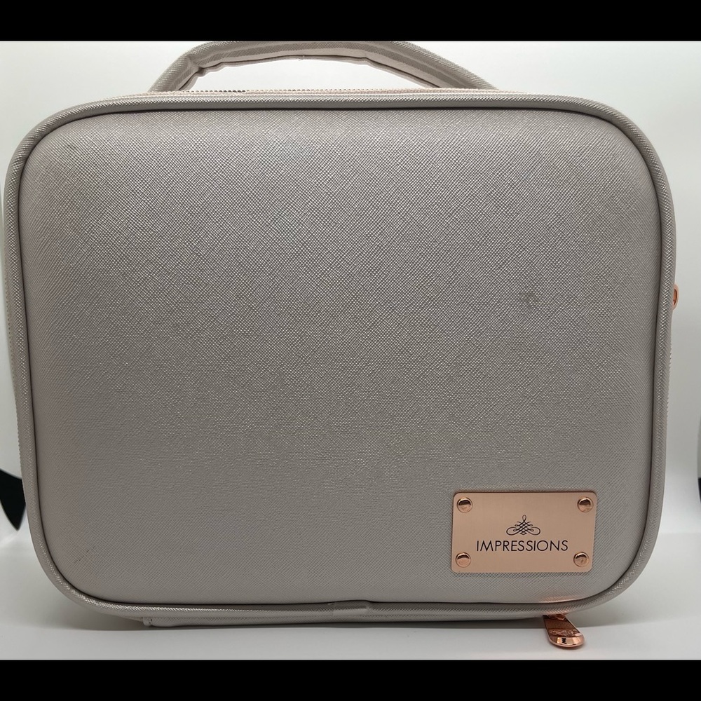 **New - NEVER USED** Impression Verona Makeup Case with Adjustable dividers